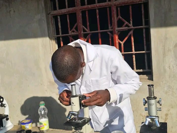 Practical science learning using microscopes.
